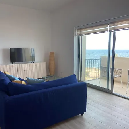 Beachfront Sliema Apartment Exterior photo